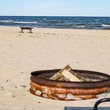 Beach Club Of Oscoda - The Lakeshore Cottage Extérieur photo