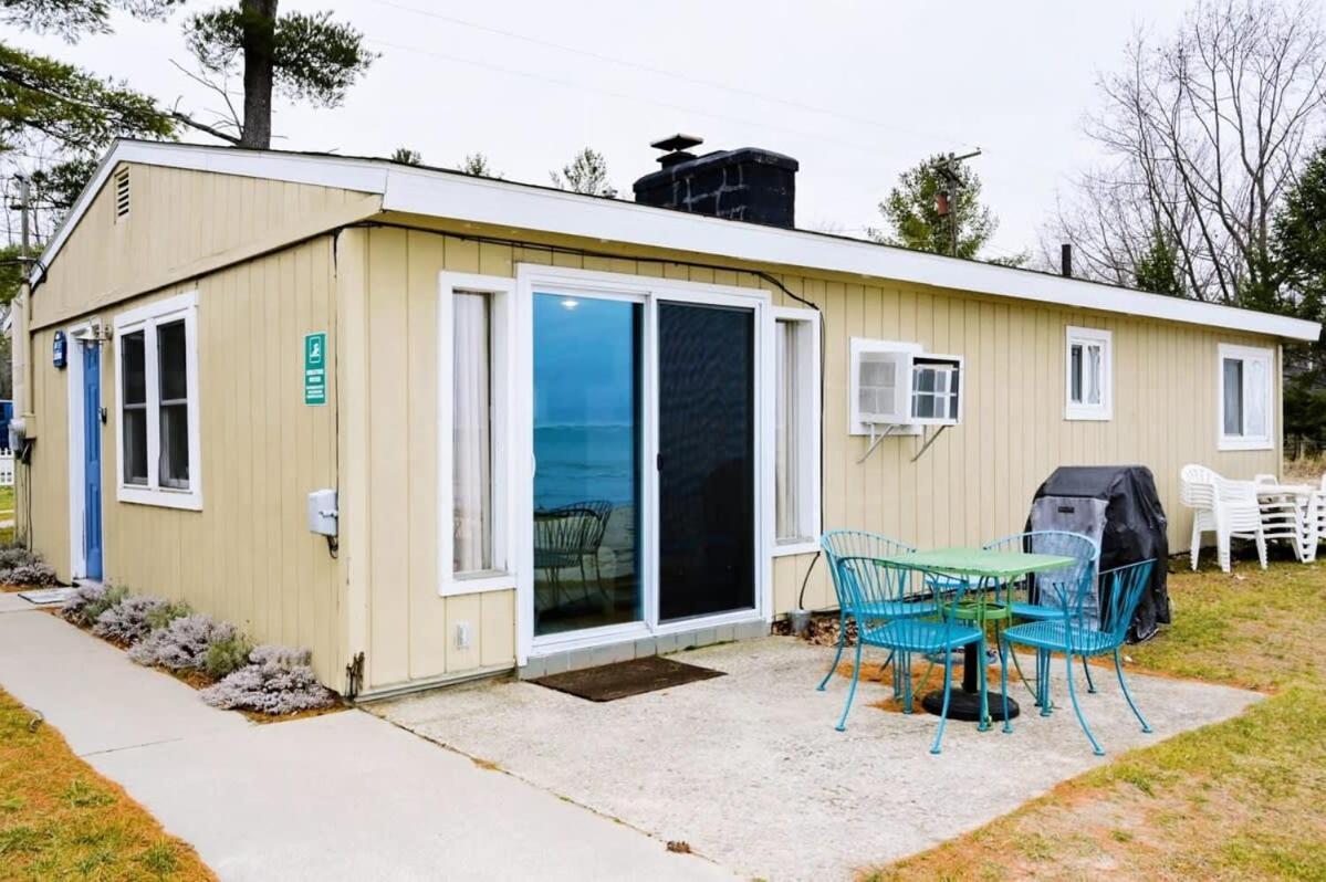 Beach Club Of Oscoda - The Lakeshore Cottage Extérieur photo