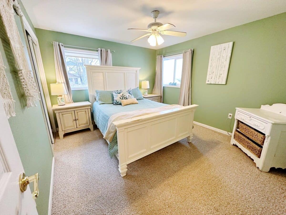 Beach Club Of Oscoda - The Lakeshore Cottage Extérieur photo