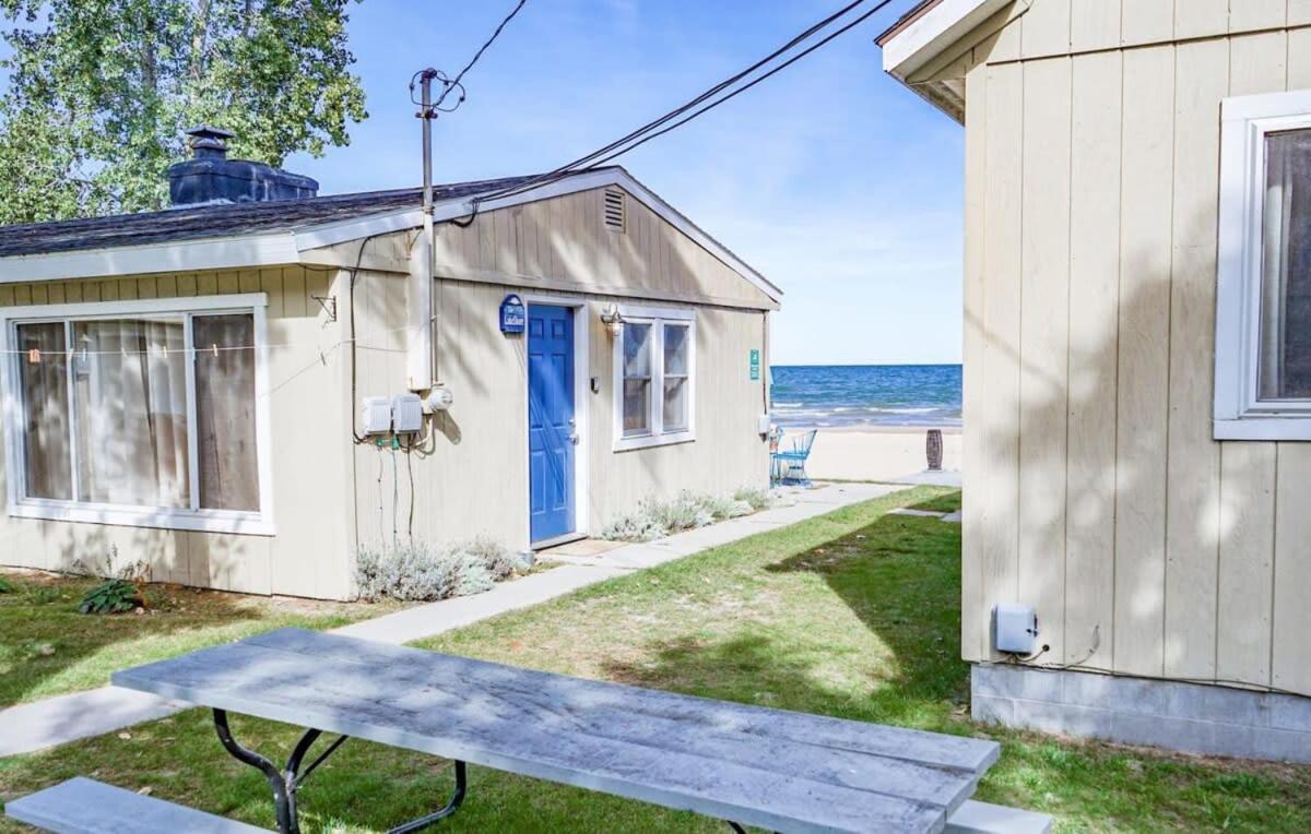 Beach Club Of Oscoda - The Lakeshore Cottage Extérieur photo