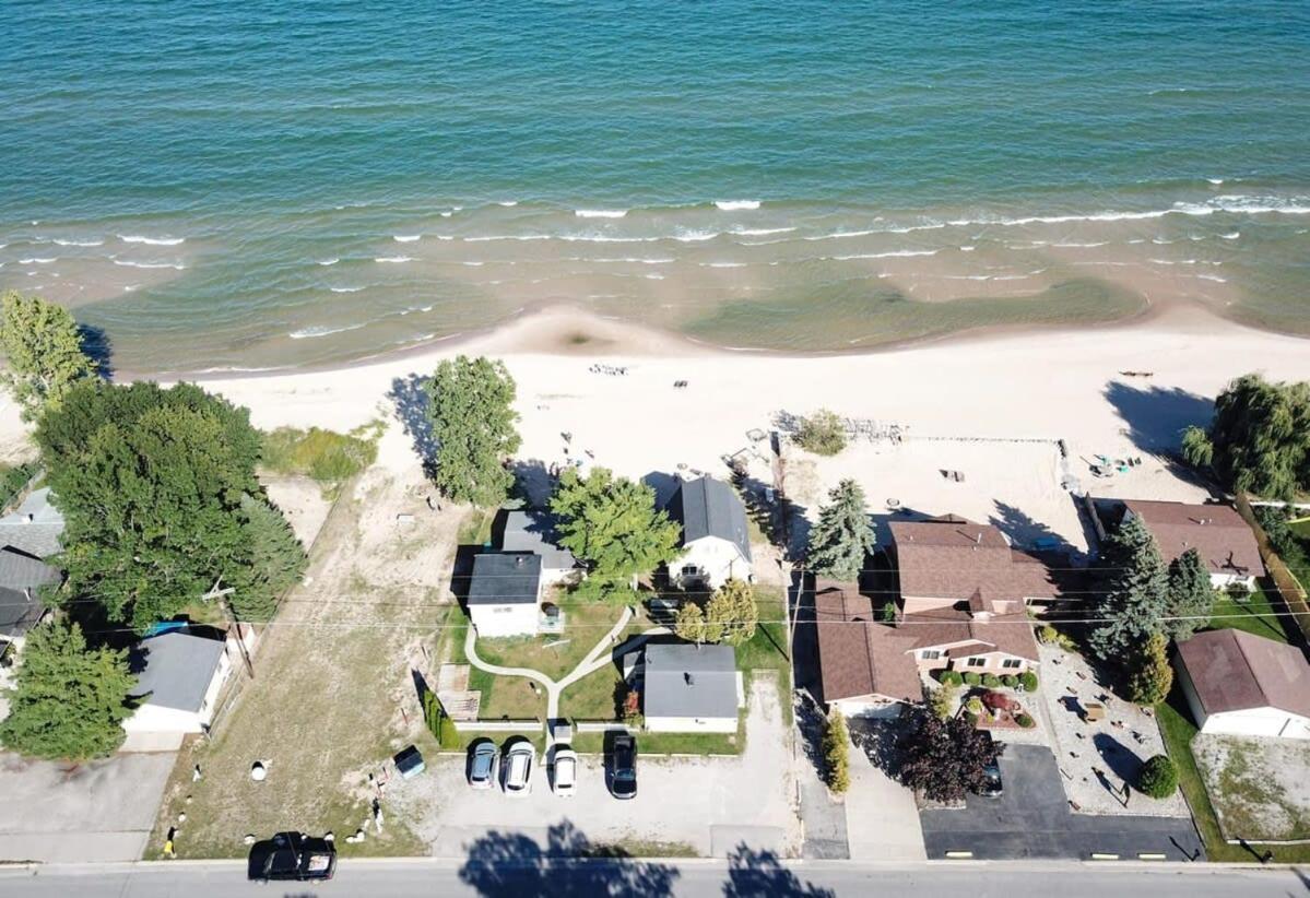 Beach Club Of Oscoda - The Lakeshore Cottage Extérieur photo
