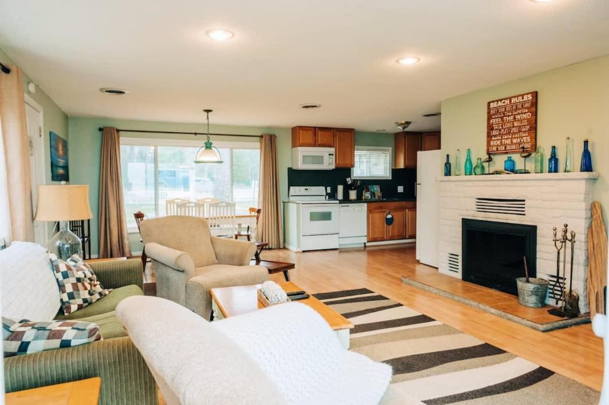 Beach Club Of Oscoda - The Lakeshore Cottage Extérieur photo